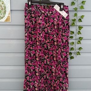 NWT Sara studio long skirt size pxl